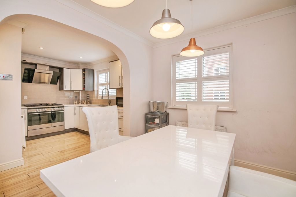 Property photo 3 of 18 Photo