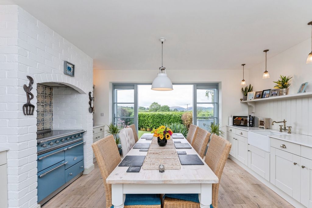 Property photo 3 of 37 Pbox-Img.Jpg