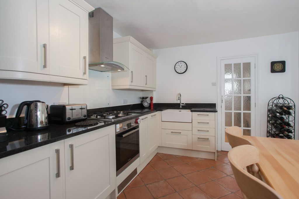 Property photo 2 of 9 2