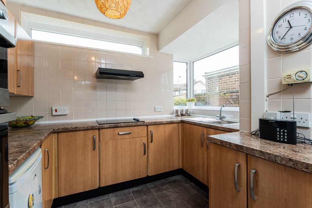 Property photo 3 of 22 Picture No. 11