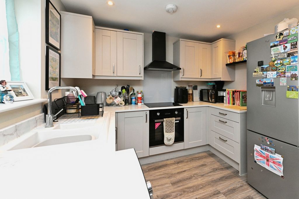 Property photo 2 of 17 Photo