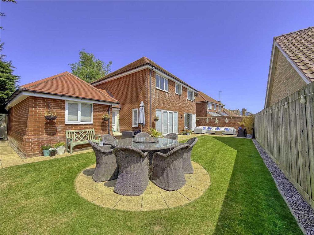 Property photo 2 of 31