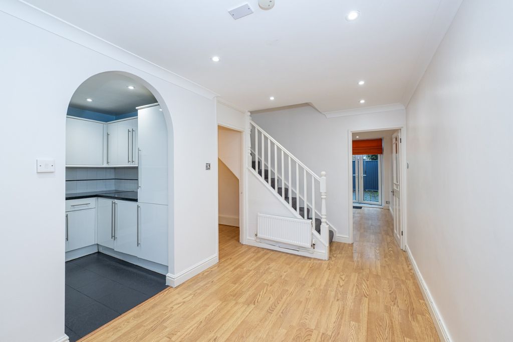 Property photo 2 of 26 4655294