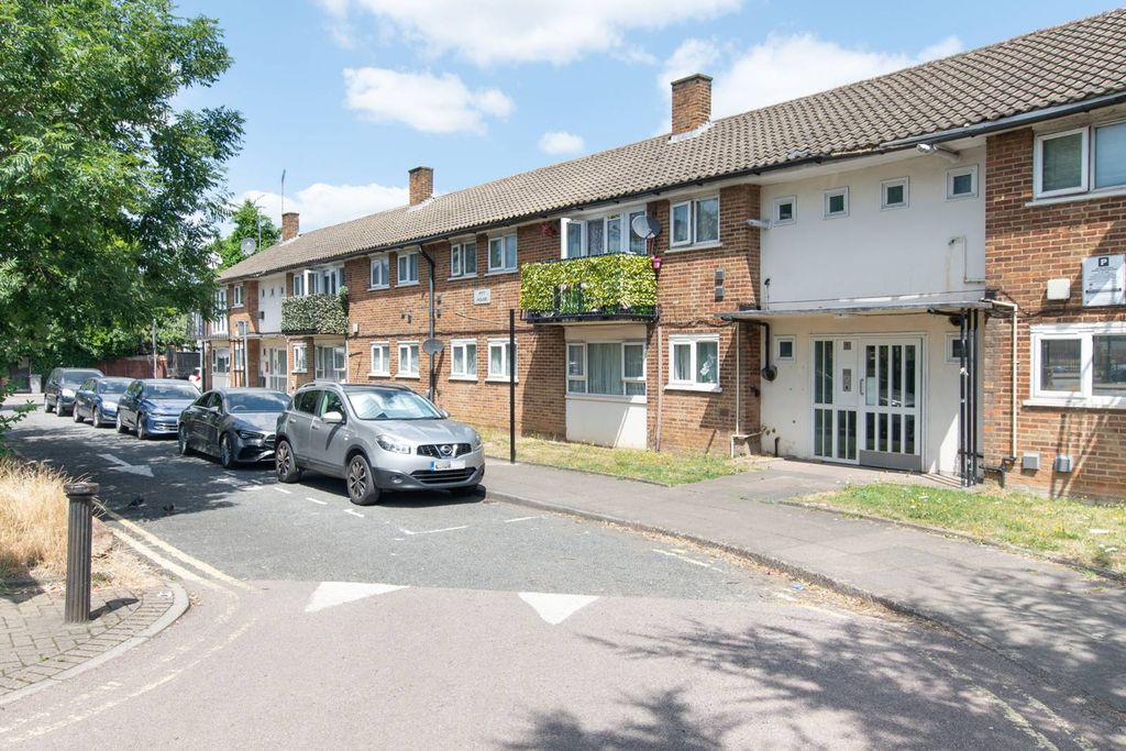 Property photo 2 of 11