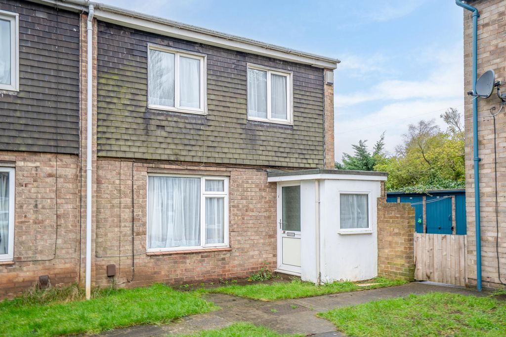 Property photo 1 of 12 Front (Exterior)