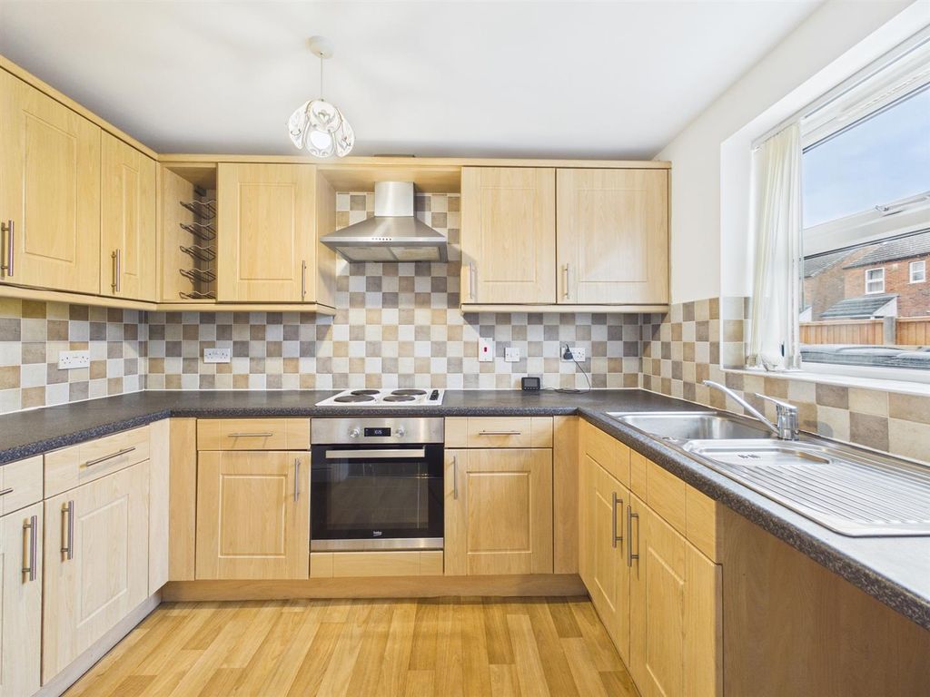 Property photo 2 of 20 Kitchen