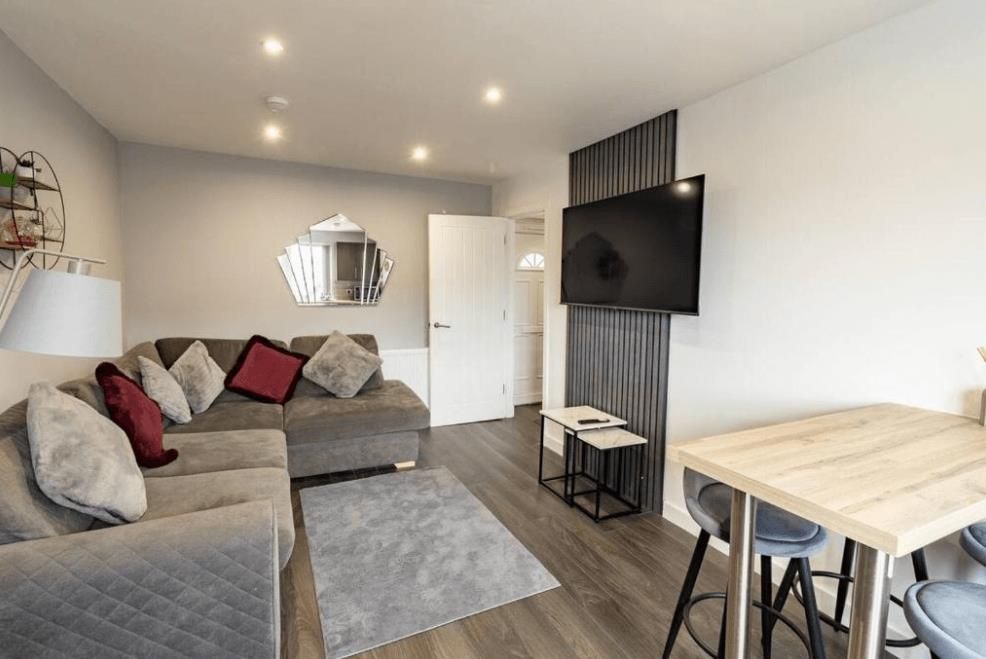 Property photo 3 of 17 Gallery