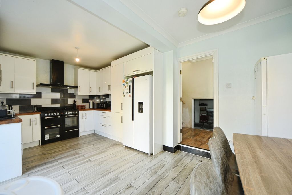 Property photo 3 of 20 Dsc_9083