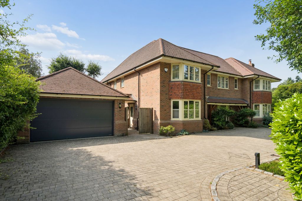 Property photo 1 of 23