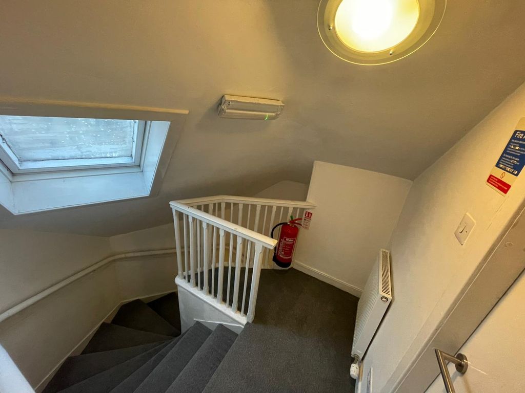 Property photo 3 of 16 Picture No. 23