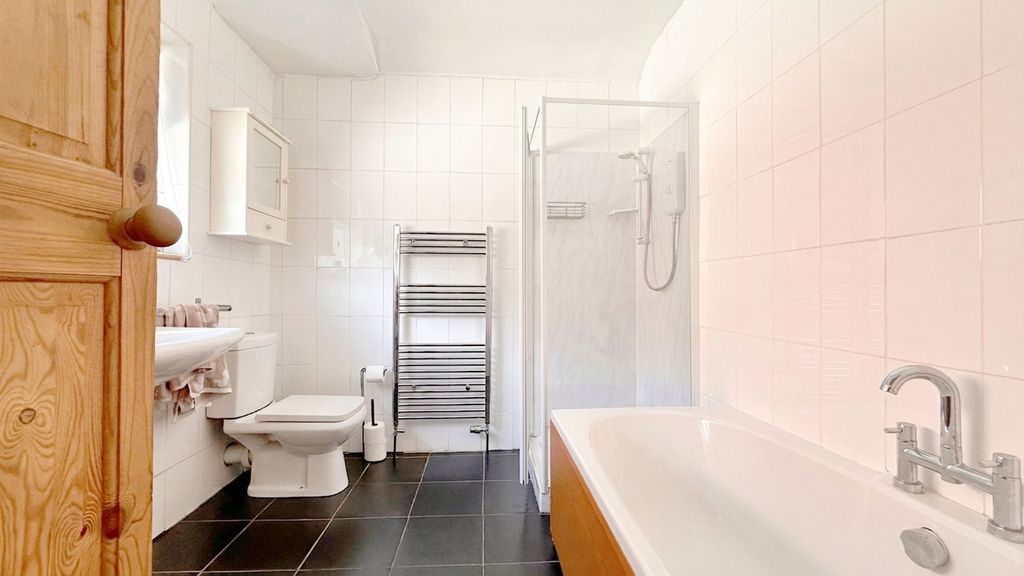 Property photo 3 of 22 Bathroom