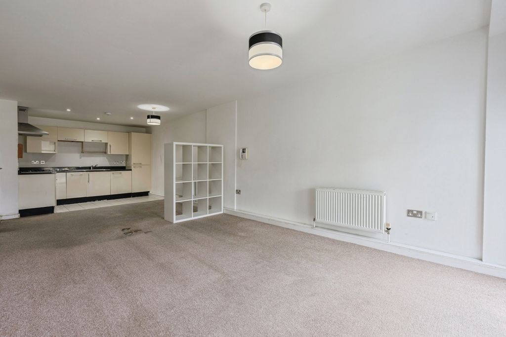 Property photo 3 of 11 Pbox-Img.Jpg