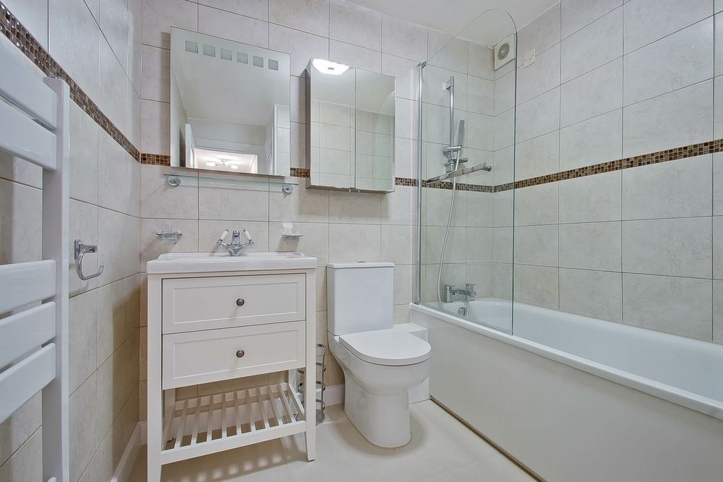 Property photo 3 of 11 Photo 12