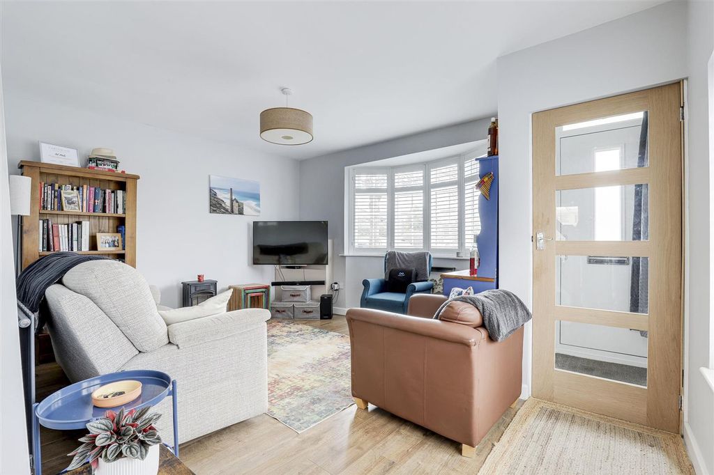 Property photo 2 of 23