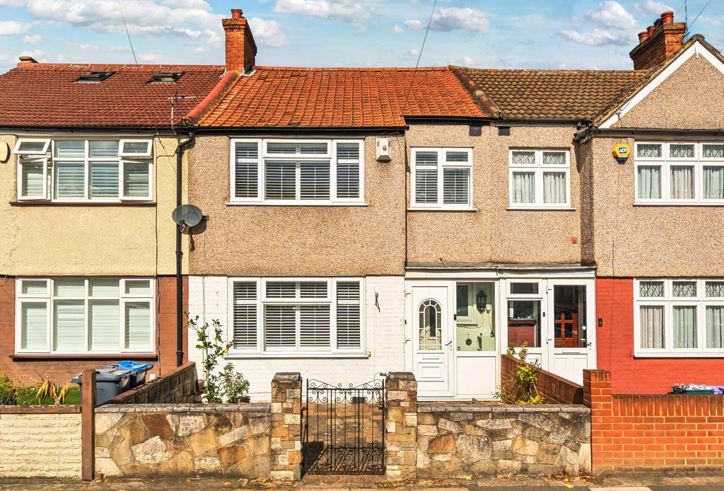 Property photo 1 of 21 1349879-19-68c007...