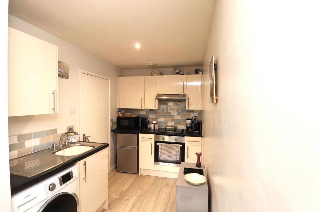 Property photo 2 of 4 Picture No. 04