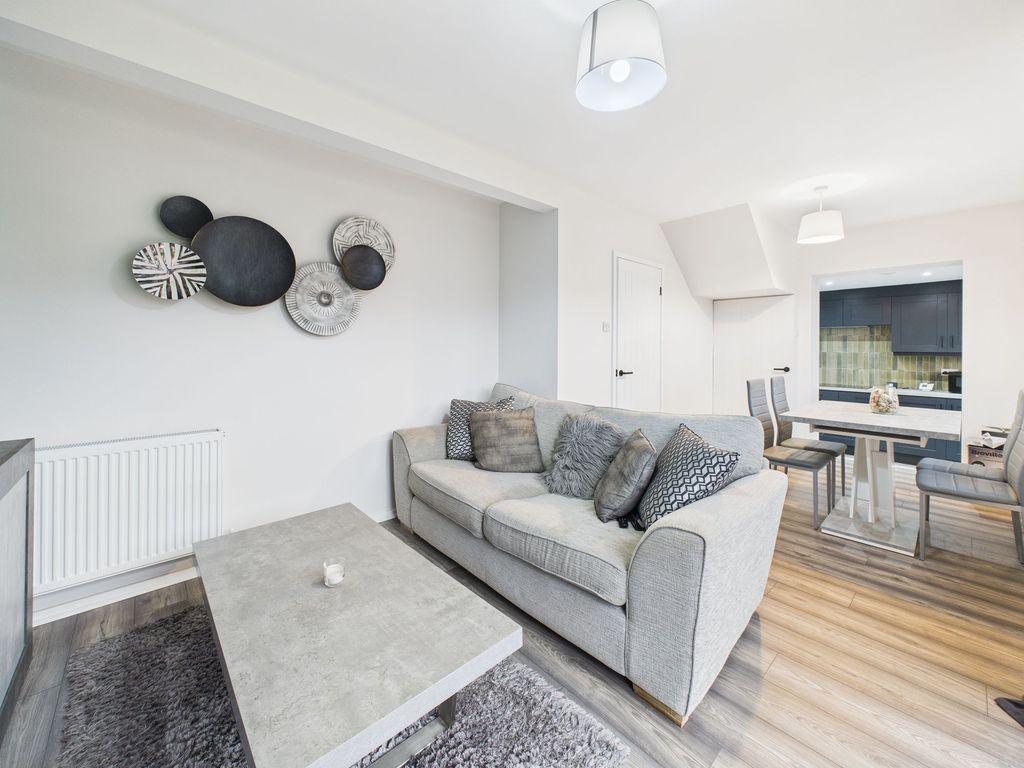 Property photo 2 of 12 Lounge