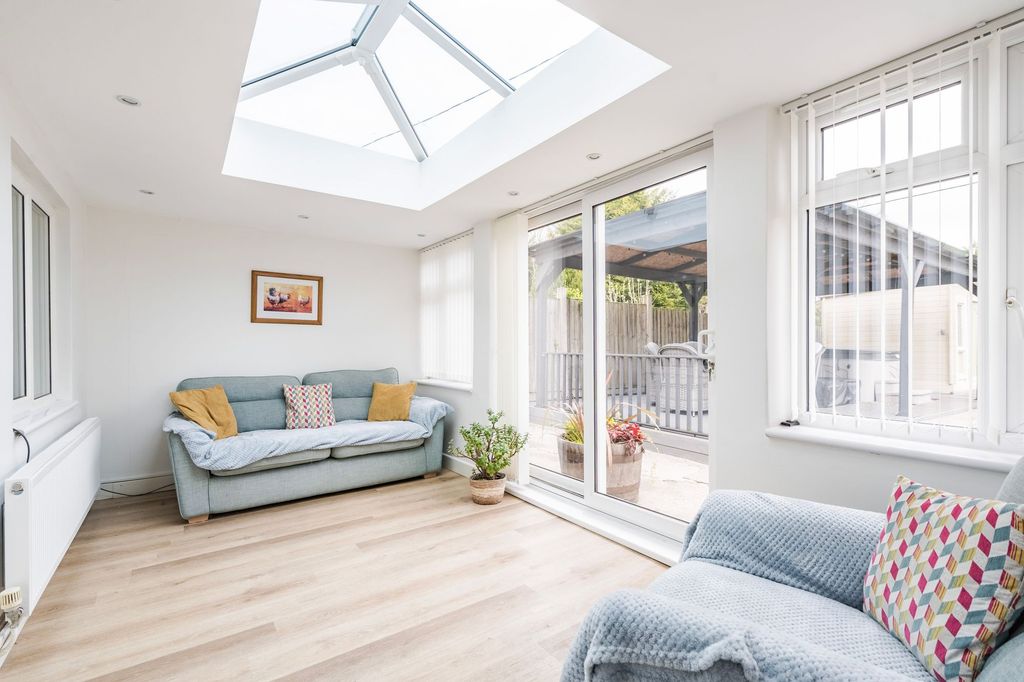 Property photo 3 of 26