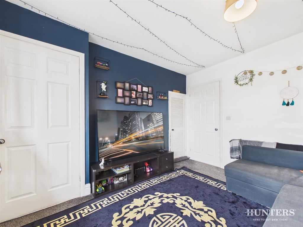 Property photo 2 of 12 F898A29F1Ebf4dc8A4144B3Faedb4d5c_100_Cam05287G0-Pr