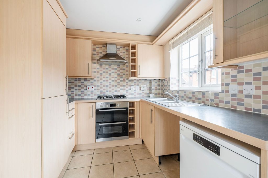 Property photo 3 of 13