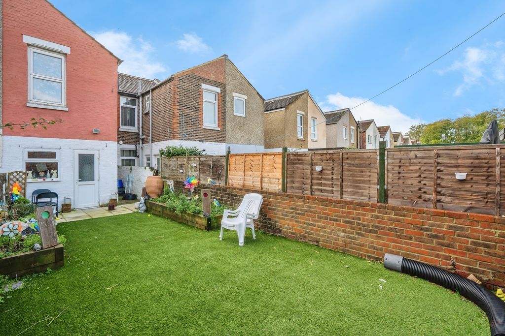 Property photo 3 of 18 Pbox-Img.Jpg