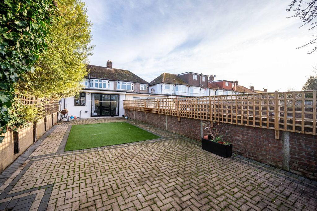 Property photo 3 of 13