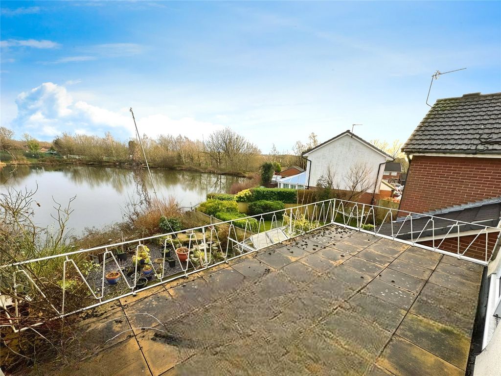 Property photo 2 of 19 Picture No. 20