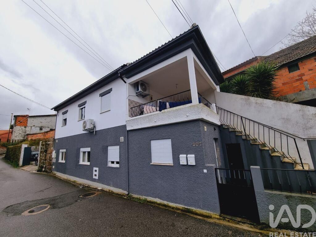 Property photo 1 of 40