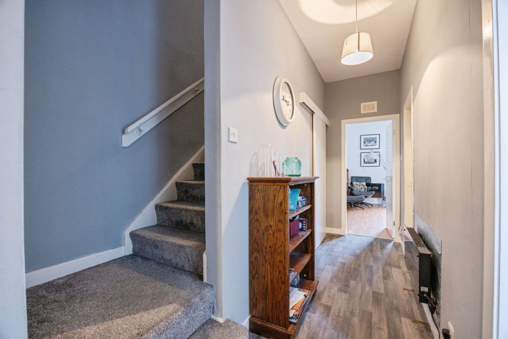 Property photo 2 of 13 Hall