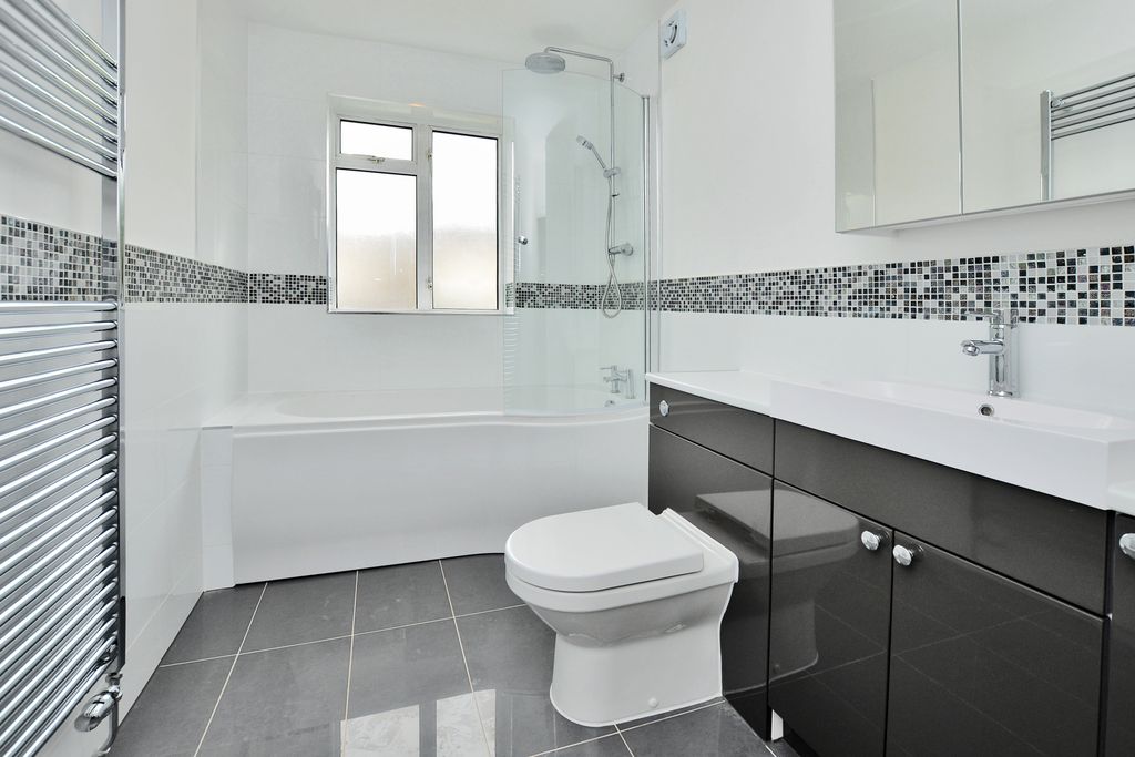 Property photo 3 of 13 4