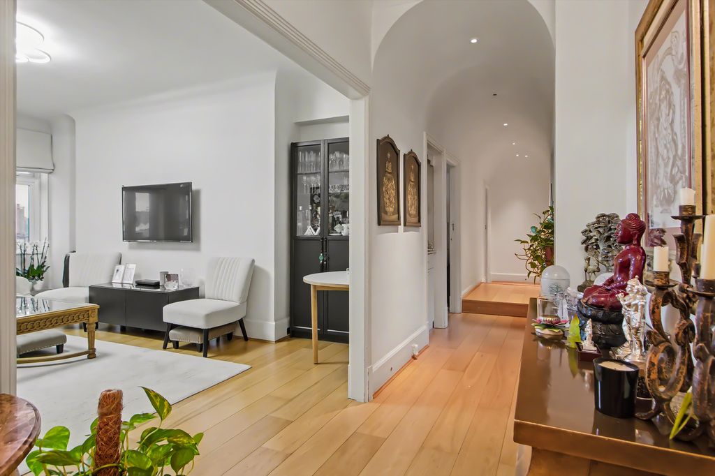 Property photo 3 of 12 Image