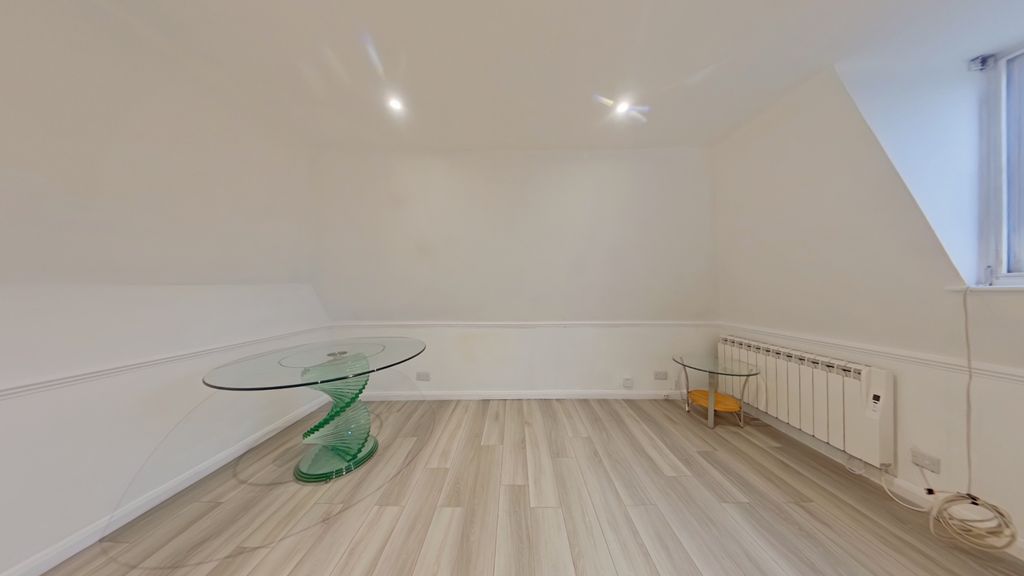 Property photo 3 of 11 Living Room