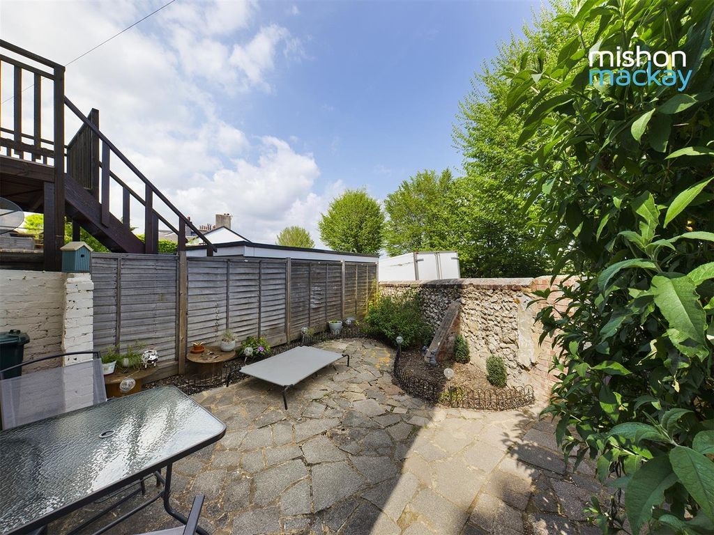 Property photo 3 of 7 Picture No. 07