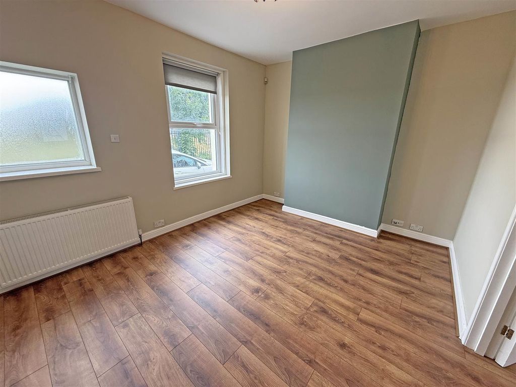 Property photo 3 of 10 Collingwood View Lounge 2.Jpg
