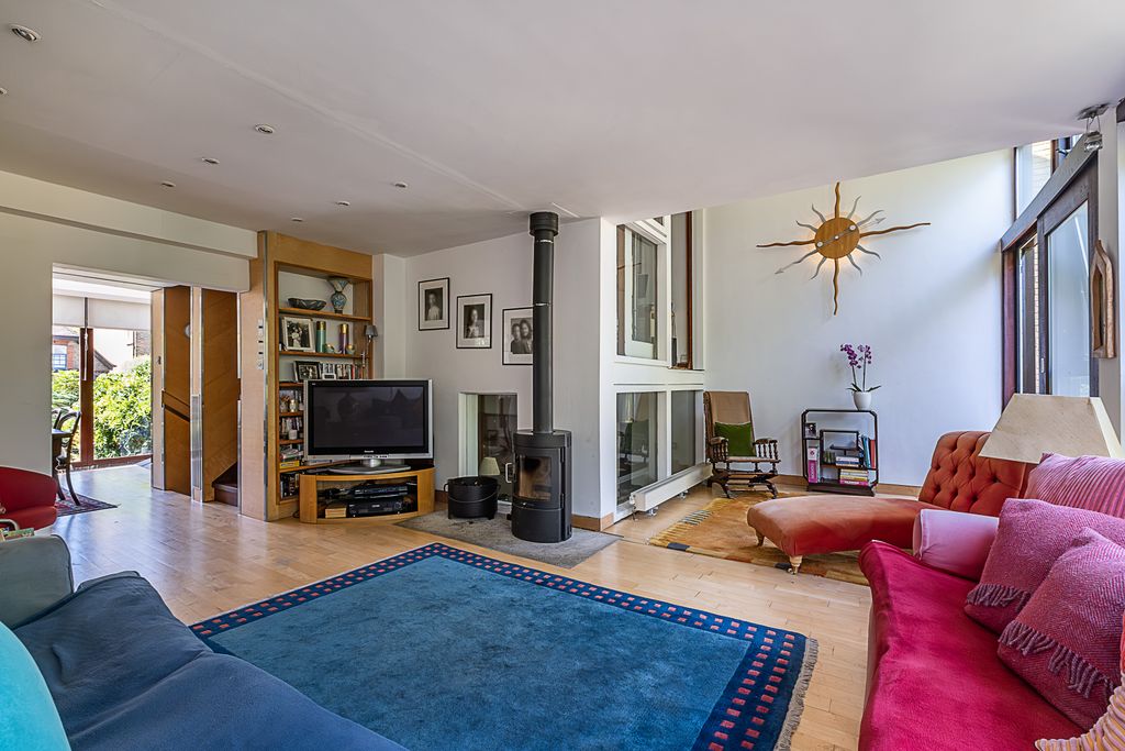 Property photo 2 of 45