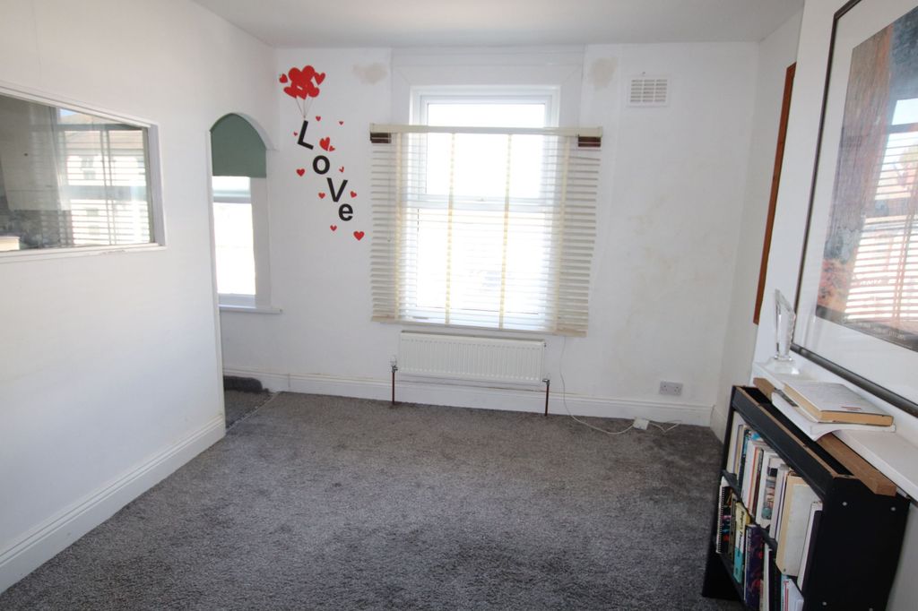 Property photo 2 of 10 Gallery