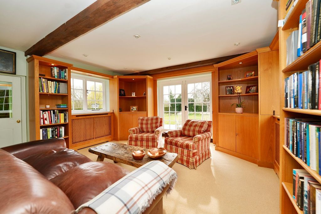 Property photo 2 of 28