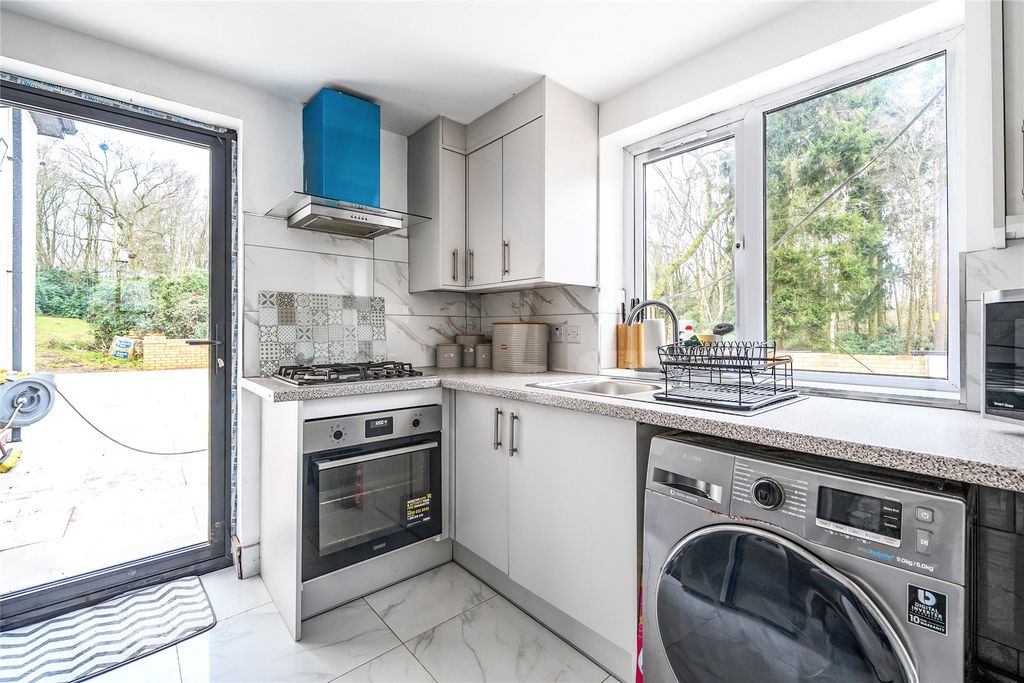 Property photo 3 of 8 Picture No. 05