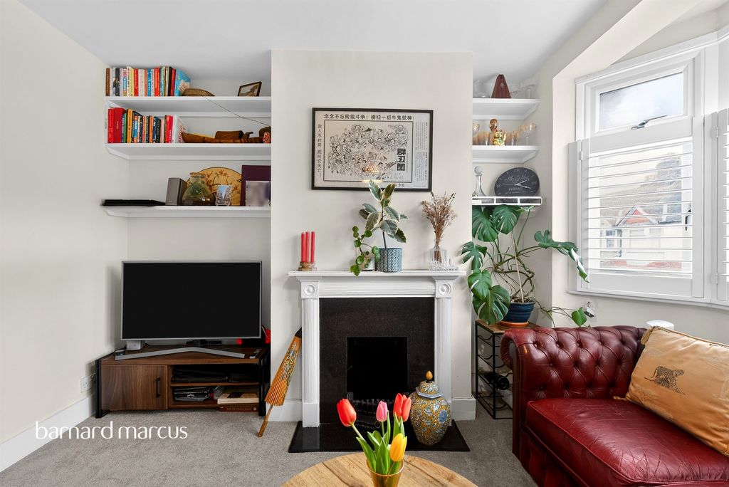 Property photo 3 of 12