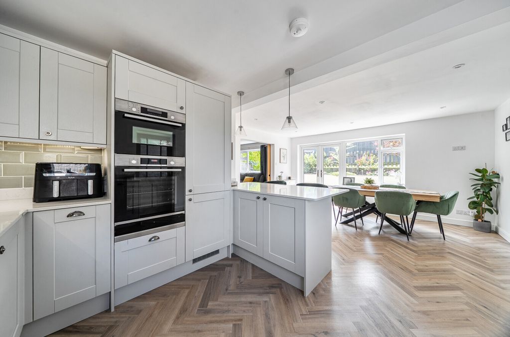 Property photo 3 of 16 1494315-15-6A58c3...
