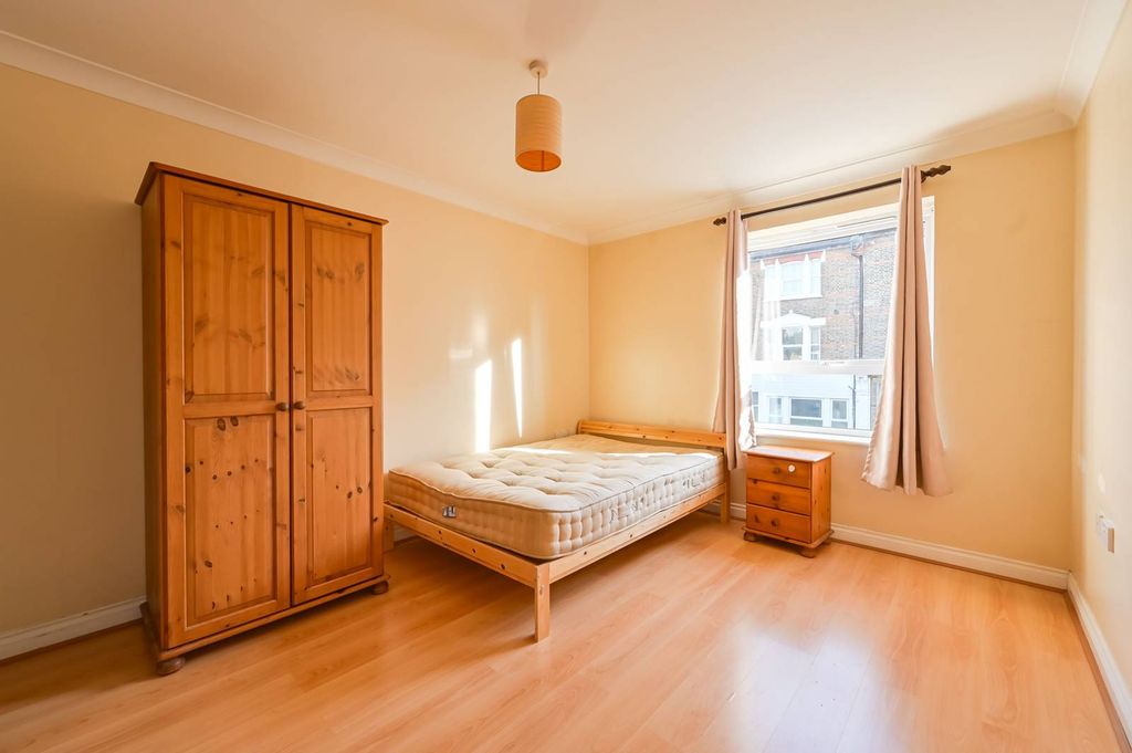 Property photo 3 of 14