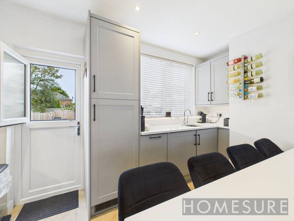 Property photo 3 of 25