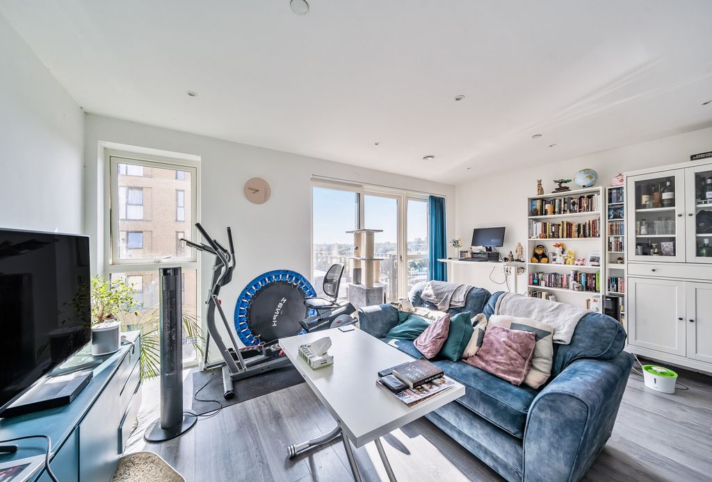 Property photo 2 of 9 1318454-17-686d61...