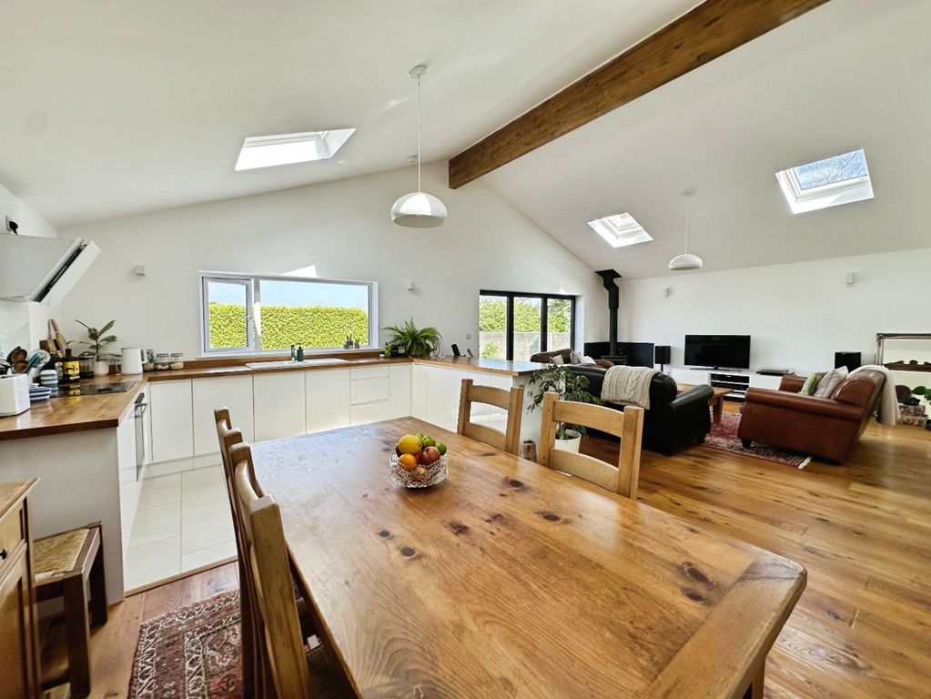 Property photo 3 of 19 5029218