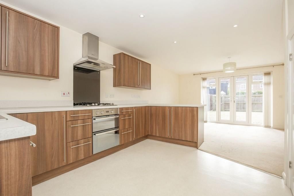 Property photo 2 of 12 Kitchen