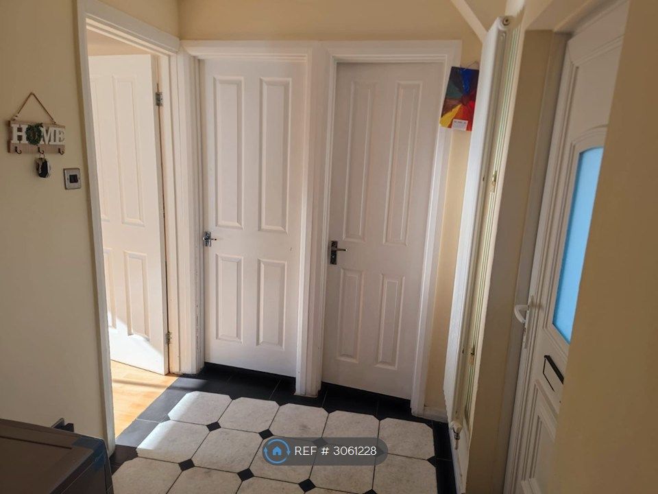 Property photo 2 of 12 Entrance