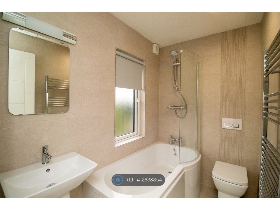 Property photo 3 of 16 Bathroom