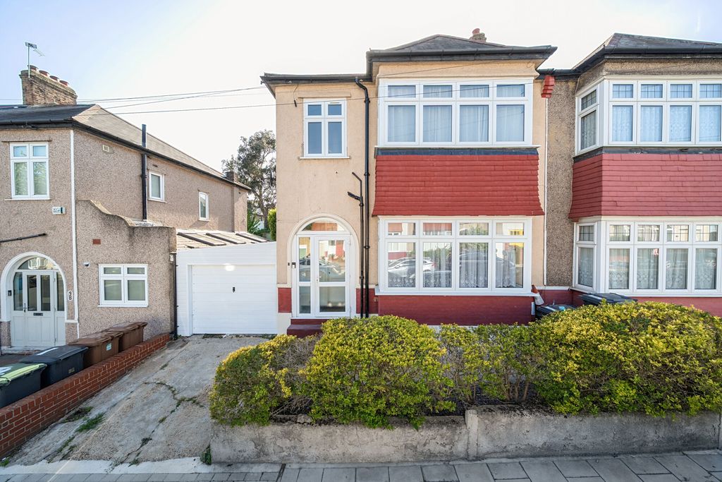 Property photo 1 of 24 1459987-1-6A10849...