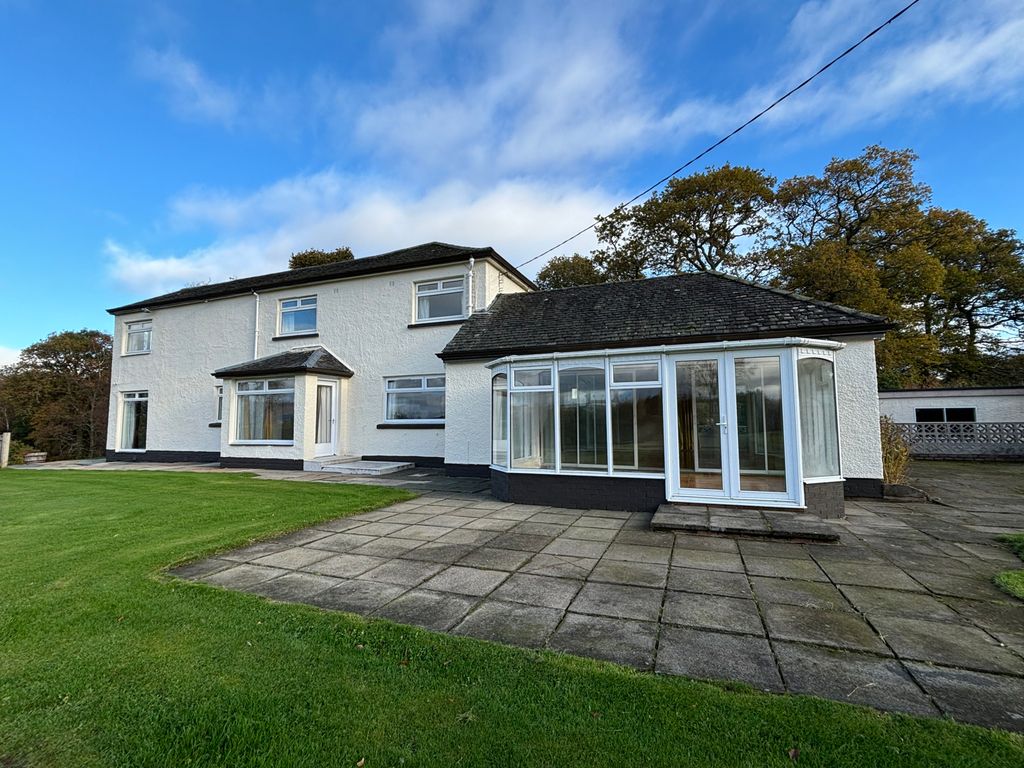 Property photo 2 of 33
