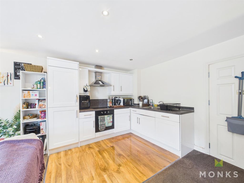 Property photo 2 of 10 Cam01520G0-Pr0255-Still003.Jpg